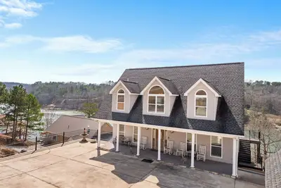 Image de Generations Cove: 7  Br, 3. 5  Ba House in Cullman, Sleeps 19