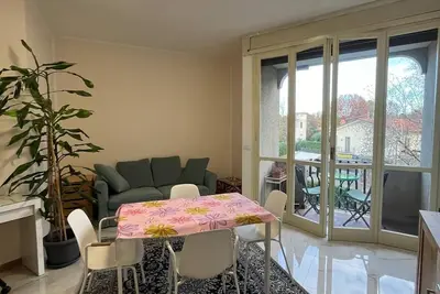 Image de In the heart of Brianza, rent your room in a quiet space.