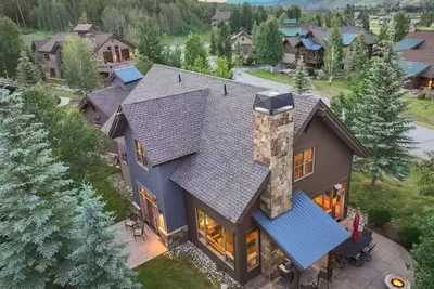 Mtn Views! Fire Pit, Dog Friendly, Ski, Hike, Play