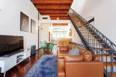 Image de Located opposite Bathers Beach it is just a step away from the beach and cafes