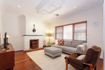 Image de This house is a 2 bedroom(s), 2 bathrooms, located in Fremantle, Wa.