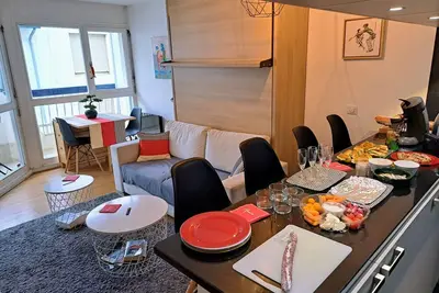 Image de Studio lumineux à 50m de la plage avec balcon, parking et Wifi