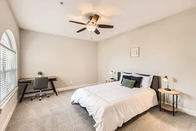 Image de Crest at Midtown 1525 l 2 Bedroom 2 Bath