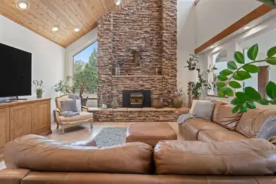 Image de Hillside Haven with Pool, Wine Bar, and Game Room