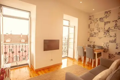 Image de Charming 2 Bedroom Apartment w/ River View