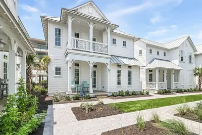 Image de A Stylish Coastal Retreat with Resort Amenities at Cinnamon Shore South