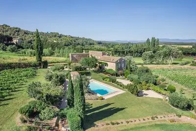 Image de les Marcellines, propriété de caractère avec piscine chauffée et vue