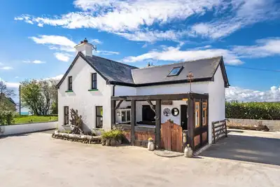Image de The Hideaway - Shore House. Stunning period home in tranquil setting.