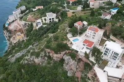 Image de Authentic cliff villa, with pool, private staircase to hidden beach -Budva
