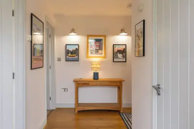 Image de Superb 2 bedroom holiday home with coastal garden in tranquil Fairlight Village