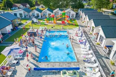 Image de Maisons de vacances confortables avec piscine