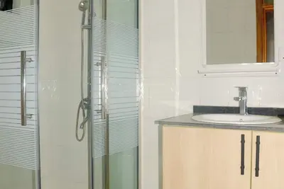 Image de Spacious apartment w/easy access to shopping, museums, restaurants and more!