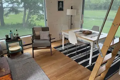 Image de Charming cottage w/ loft on 3 acres of secluded marsh and 7 minute walk to beach