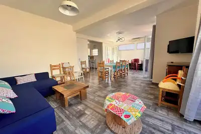 Image de Coeur de Camargue : terrasse et plage à pied au centre