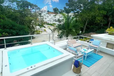 Image de Modern Luxury Apt w/ Private Jacuzzi, Pool & Nature Close to Pristine Beaches
