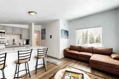 Image de Mountain view condo with full kitchen & fast wifi and streaming - great location