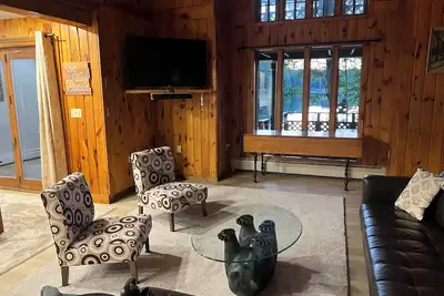 Image de 4-bedroom house in welcoming Warrensburg with Hot Tub