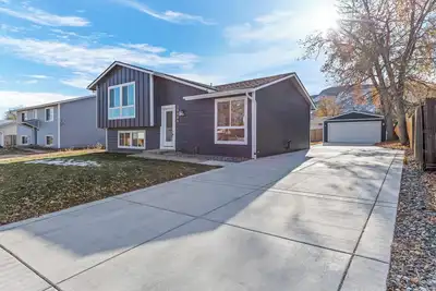 Image de Miss Golden: 3 beds, 2 baths, garage and Views