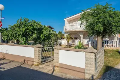Apartment with 4 bedrooms | quiet location | new and modern