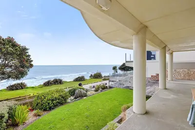 Image de Wanaka Studio - sea views from your private patio