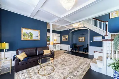 Image de Acadia - Luxury 1-bedroom suite in Downtown Ellsworth.