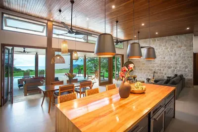 Image de Luxury Ojochal Home with Ocean and Mountain Views\n