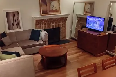 Image de Guest Suite by Ameridency: 2-Beds, 1 Bath, Driveway Parking, Pool Pass