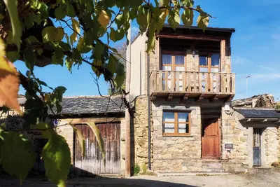 Image de Maison de campagne \"La Casa De Anta\" avec vue sur les montagnes, jardin privé et Wi-Fi
