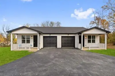 Image de New 3 bedroom home located on a private lane bordering a nature reserve!