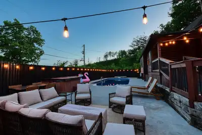 Image de Heated Pool + Theater + Arcade | Near Dollywood