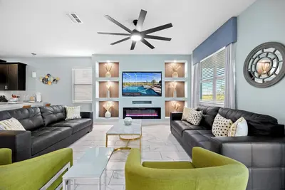 Image de Ultimate Reunion: 17br Mansion Host 40 Guests with Endless Amenities near Disney