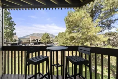 Image de Pet Friendly Flagstaff home Mountain Views &Grill