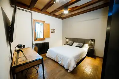 Image de Airport Suite 2 (private bathroom) 8 minutes drive from the airport