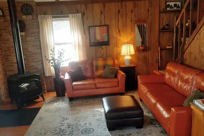 Image de The Chirpy Chalet Cozy & Private Great WiFi No Chores! No Cleaning Fees!