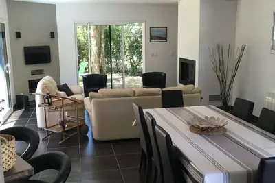 Image de Villa moderne à l océan pour vos vacances. Animaux de compagnie acceptés