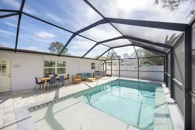 Image de Harbor Retreat • Family Oasis w/ Heated Pool, Games & Dining for 10 Near Beaches