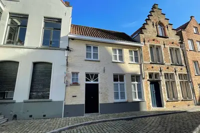 Image de Hamiltonhouse, away from home but at home in the Bruges 'Unesco' center.