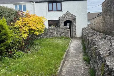 Image de Beautiful cottage, newly decorated in the heart of Nottage village