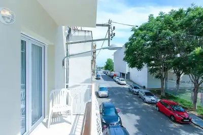 Image de Appartement familial à 200m de la plage avec balcon et WiFi, idéal pour 5 personnes