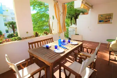 Image de Appartement avec Piscine, Près de la Plage, Idéal pour Randonnées et Sports Nautiques