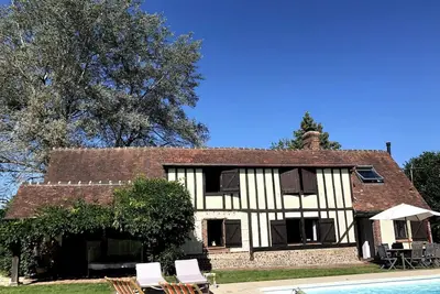 Image de Charmante maison de campagne normande, piscine et maison d'amis.