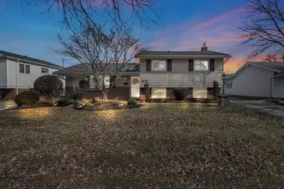 Image de Fenced backyard - Pets Ok - 3 Bd 3 Ba