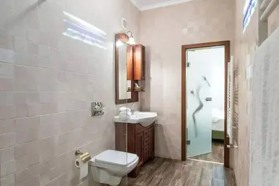 Image de 7-bedroom bed & breakfast in brilliant București with WiFi, Ac