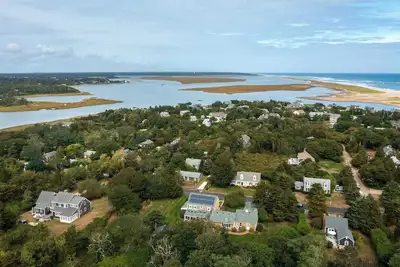 Image de 5 Min Walk to Swimmable Mill Pond, Dog Friendly!