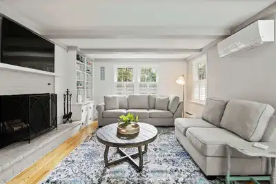 Image de 3 Min to Mayflower Beach, Dog Friendly!