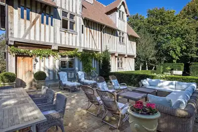 Image de Fabulous Historic Xv Century Manoir On The Beach! !