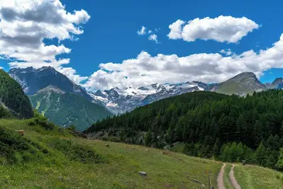 Image de Your home base in Central Minneapolis