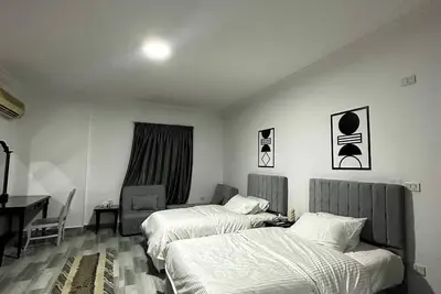 Image de K boutique pyramids view west\n\n