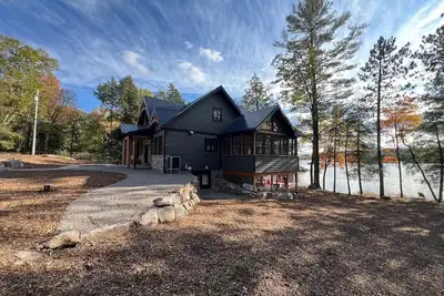 Image de Precious Gold on Gold Lake