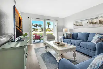 Image de Snowbird Deals Jan Feb! 🌊BeachFRONT Complex~Pool~Tennis~2br El Matador 513